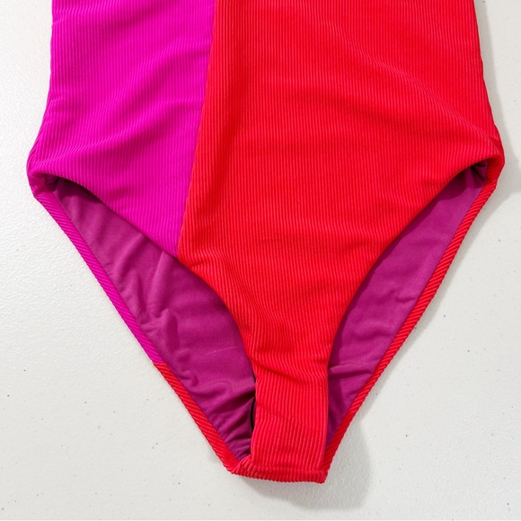Beach Riot Nia One Piece Swimsuit in Magenta Coral Size XS - Picture 5 of 10